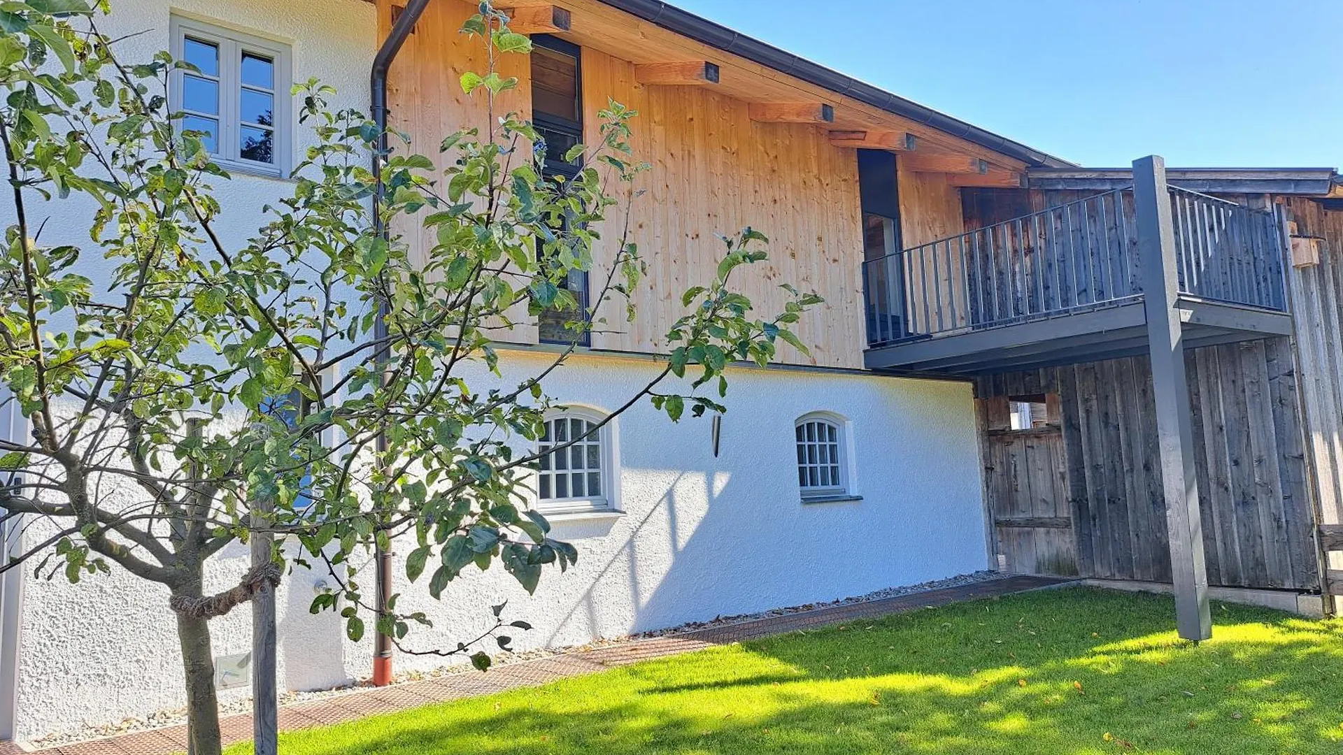 Neu! Ferienwohnungen Im Lueftlmalereck, Hennalahaus Oberammergau Apartment