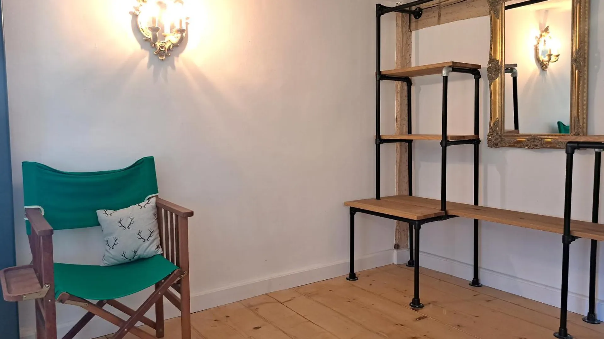 Neu! Ferienwohnungen Im Lueftlmalereck, Hennalahaus Oberammergau Apartment